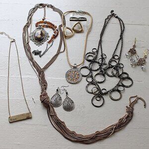 Jewelry Bundle - Bronze - Express signed Concentric Circle, Mona Lisa, Chain Kno
